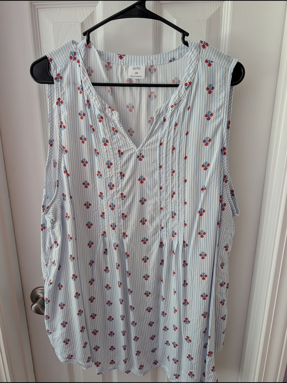 croft & barrow White and Red Floral Stripe Sleeveless Tank Top